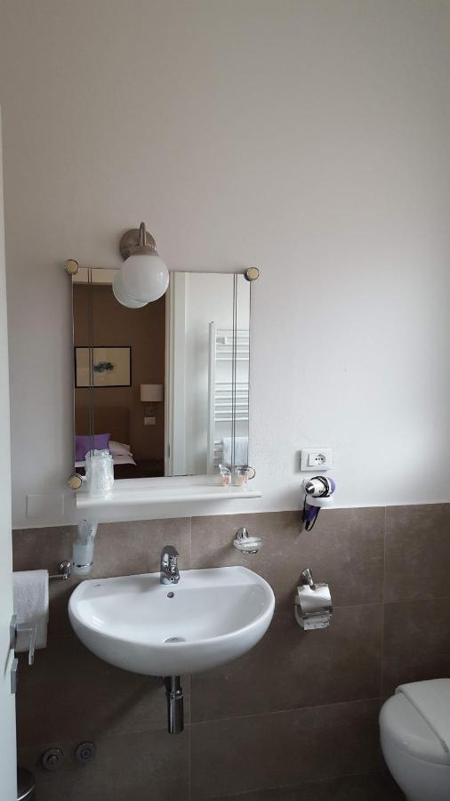 Hotel Arianna Iseo Exterior photo